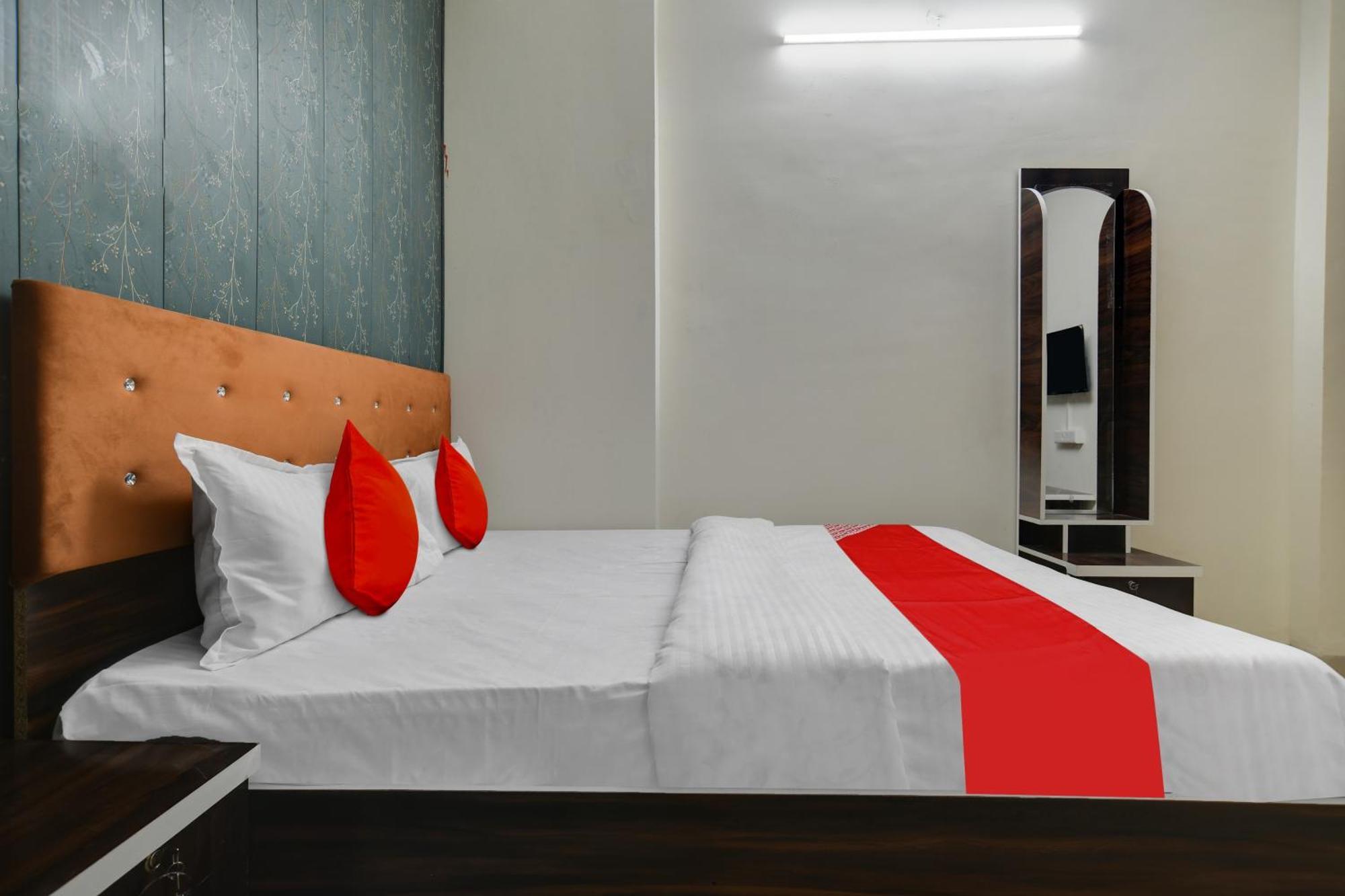 Hotel O Nitya Indore Bagian luar foto