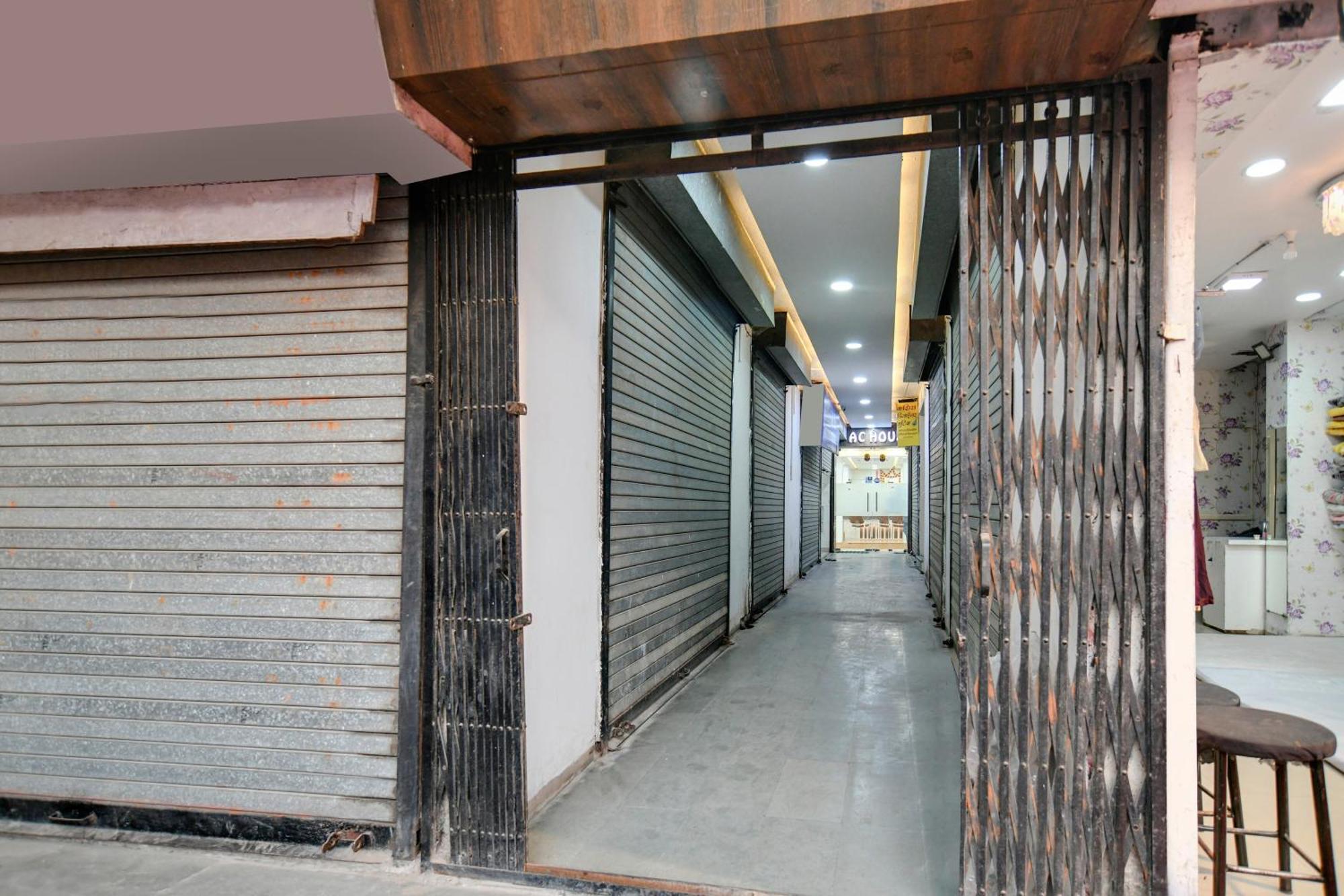 Hotel O Nitya Indore Bagian luar foto